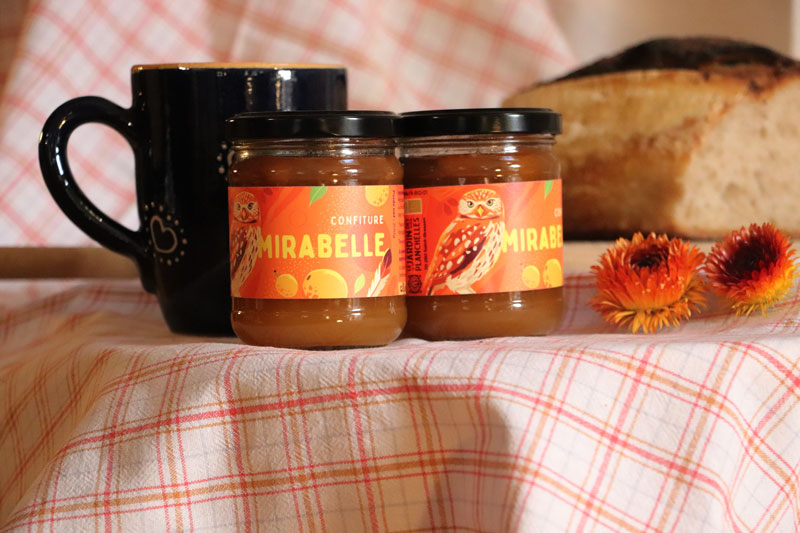 Pot de confiture de mirabelle bio du jardin des Planchelles